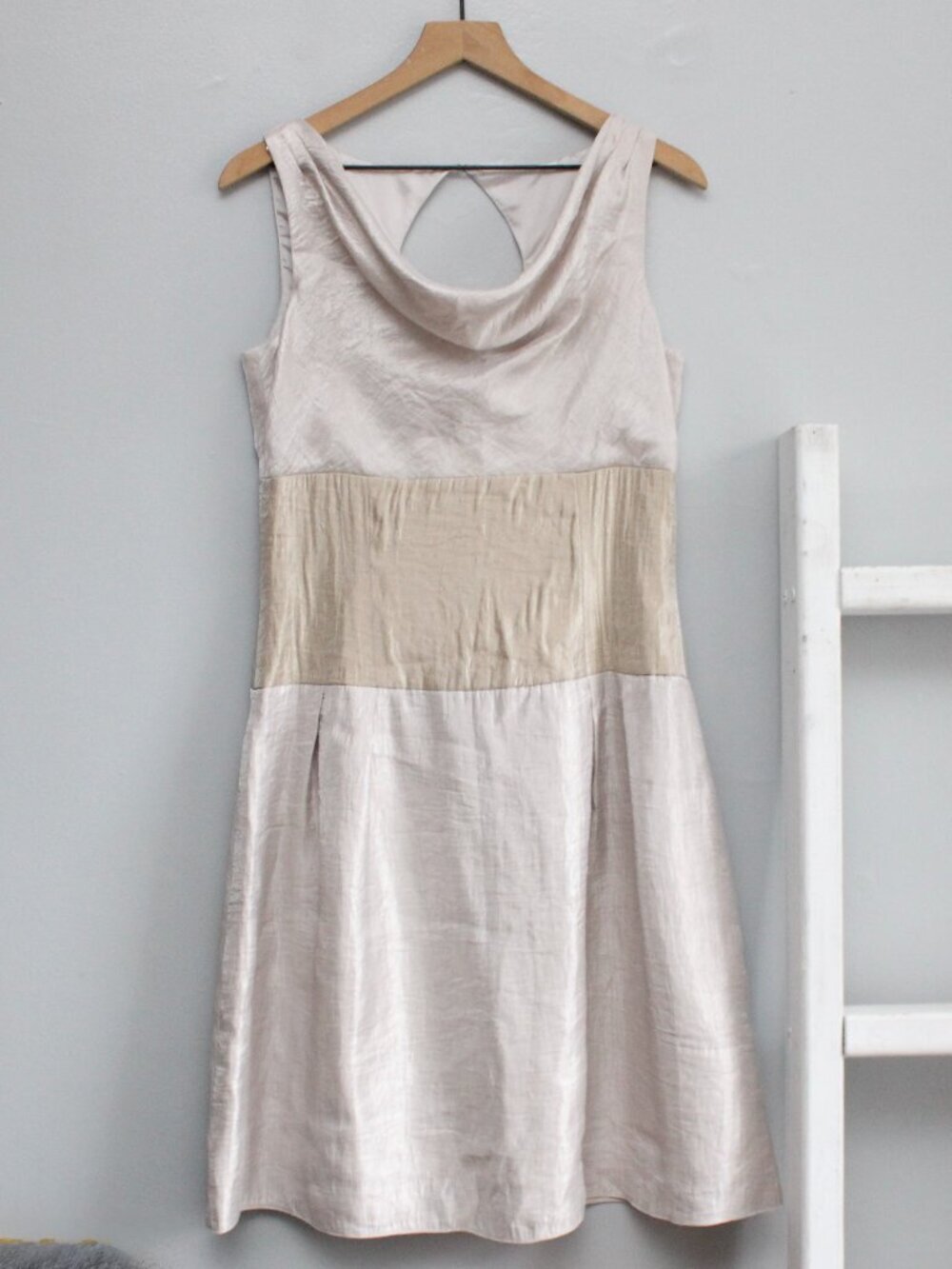 Adrianna Papell Gold Champange Shimmer Cowl Neck Keyhole A-Line Midi Dress sz 8